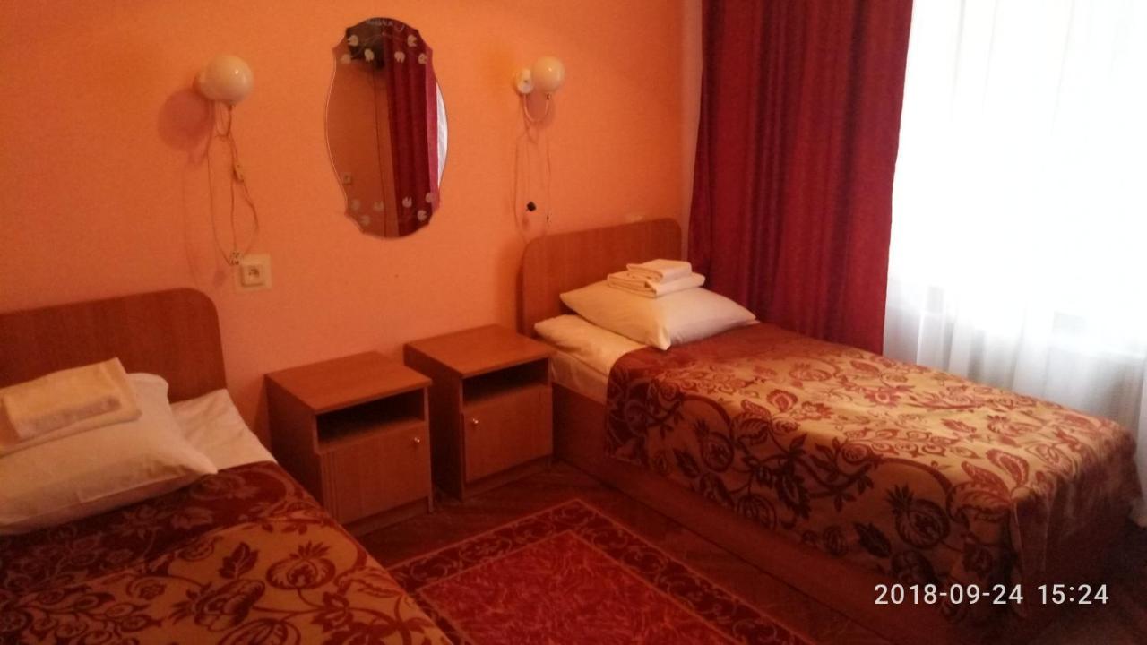 Kolos Hotel Obolon Kyiv Exterior photo