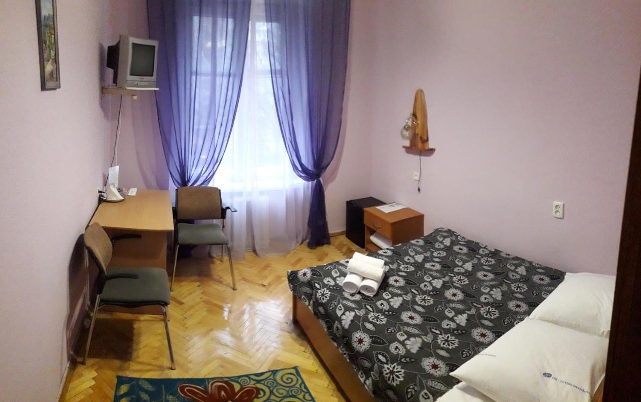 Kolos Hotel Obolon Kyiv Exterior photo