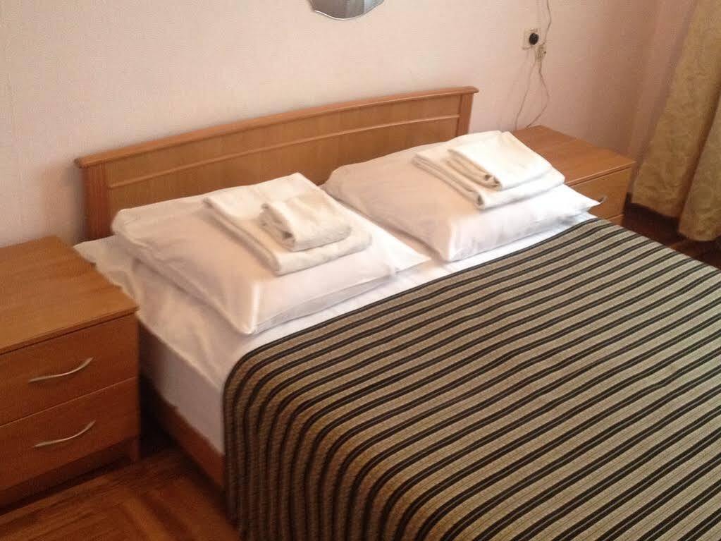 Kolos Hotel Obolon Kyiv Exterior photo