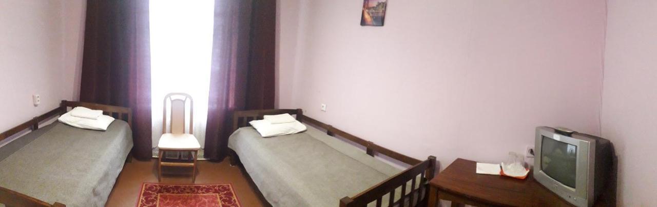 Kolos Hotel Obolon Kyiv Exterior photo