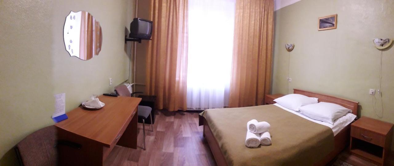 Kolos Hotel Obolon Kyiv Exterior photo